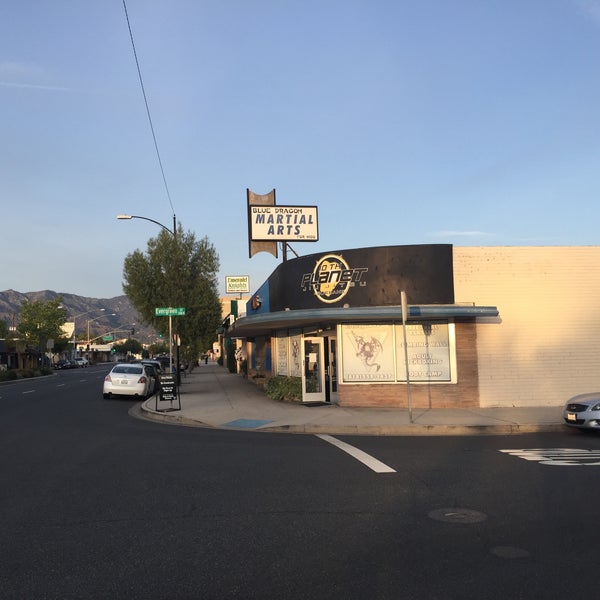 10th Planet Burbank 1 Tip From 35 Visitors