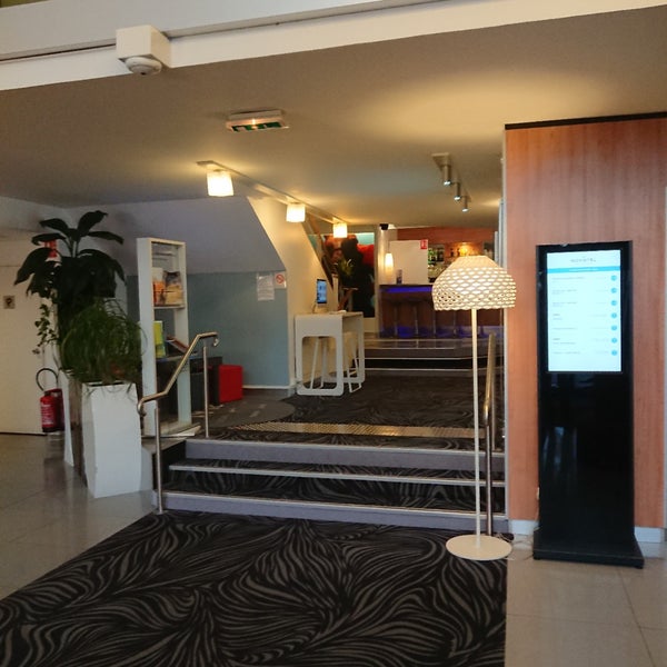 Photo taken at Novotel Suresnes by Peter B. on 1/7/2019