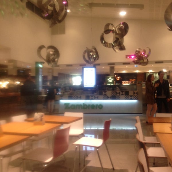 11/28/2014にPhil W.がENEX Food Courtで撮った写真