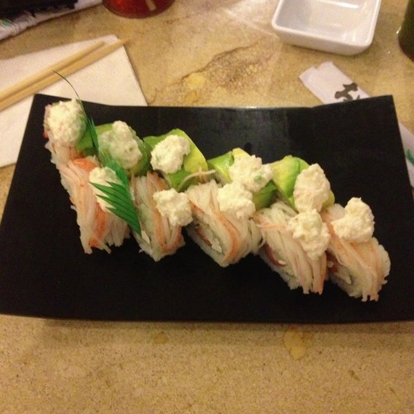 Снимок сделан в Sushi Co пользователем Jose E. 2/8/2013