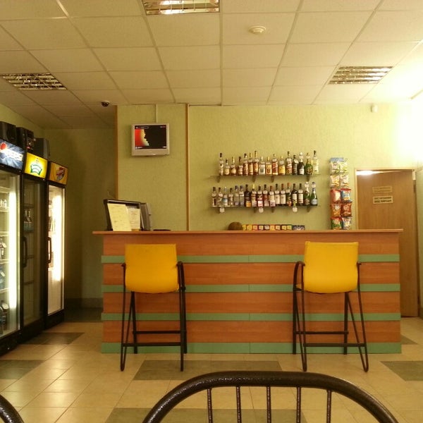 Гостиница ловеч спорт рязань. Топлес бар гостиница Лович.