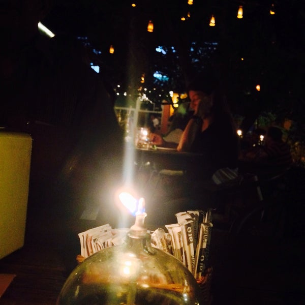 Foto tomada en Varadero Bar e Restô  por Thais B. el 1/15/2015