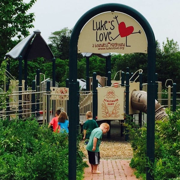 Foto tomada en Luke&#39;s Love Boundless Playground  por Luke&#39;s Love Boundless Playground el 7/18/2016
