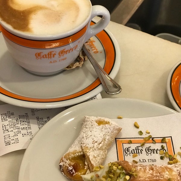 3/2/2018 tarihinde Olya H.ziyaretçi tarafından Antico Caffè Greco'de çekilen fotoğraf