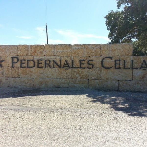 Foto tirada no(a) Pedernales Cellars por Justin L. em 2/23/2013