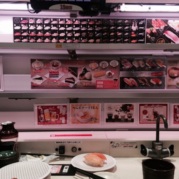 Foto tirada no(a) Sushi Bar Yasuda por Annija L. em 1/10/2015