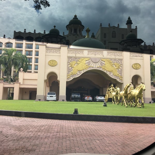 Photo taken at Palace of the Golden Horses by Peiting.m on 11/24/2018
