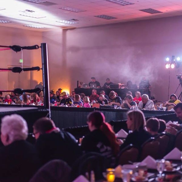 March 31st Wrestlemania weekend! #manorpro wrestling will be at it again Florida's first pro wrestling dinner show! http://www.manorprowrestling.com  limited seating tickets going fast!#wow