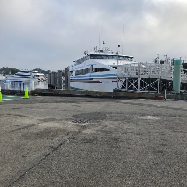 Снимок сделан в Hy-Line Cruises Ferry Terminal (Hyannis) пользователем Byron S. 9/22/2019