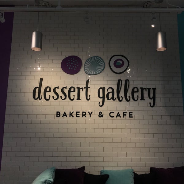 Foto tirada no(a) Dessert Gallery por YT em 1/26/2018