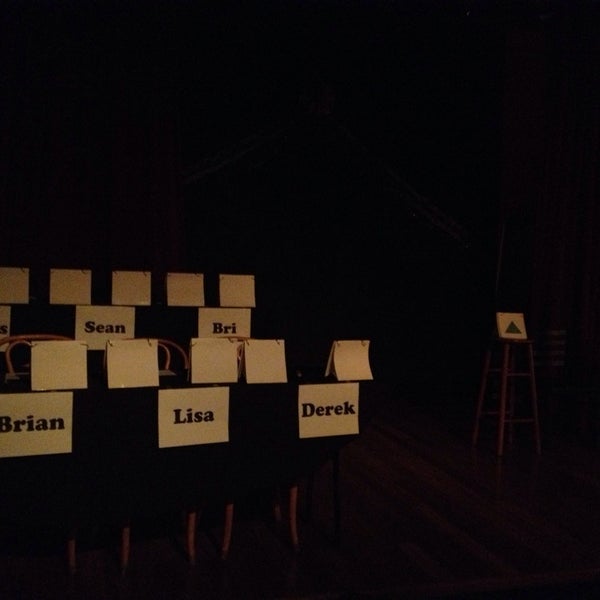 6/15/2013 tarihinde Cristieziyaretçi tarafından Curious Comedy Theater'de çekilen fotoğraf
