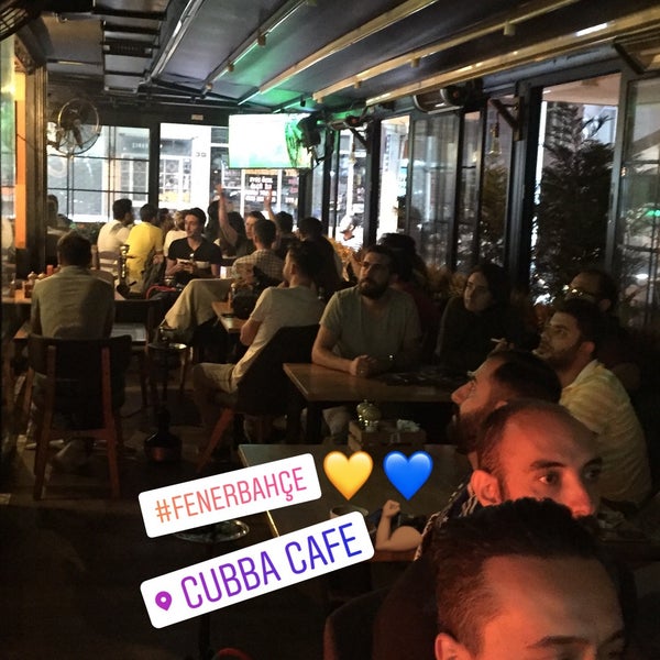 9/24/2017 tarihinde Merve A.ziyaretçi tarafından Cubba Cafe Nargile'de çekilen fotoğraf
