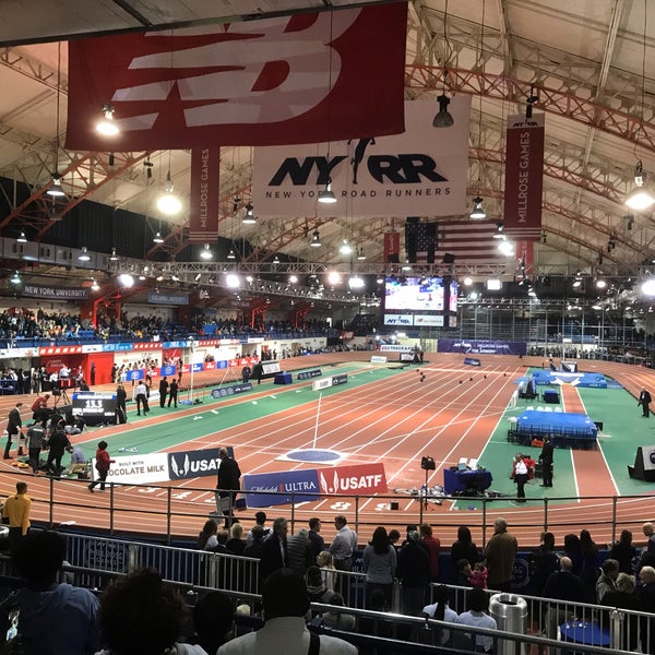 2/10/2019 tarihinde Tom N.ziyaretçi tarafından Nike Track &amp; Field Center at The Armory'de çekilen fotoğraf