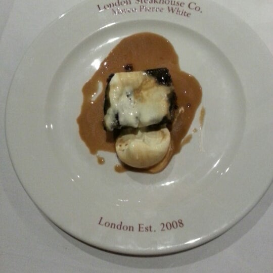 1/24/2013에 Arlene A.님이 London Steakhouse Co.에서 찍은 사진