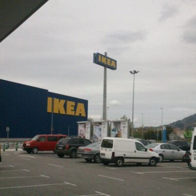 รูปภาพถ่ายที่ IKEA โดย Juanjo G. เมื่อ 4/22/2013