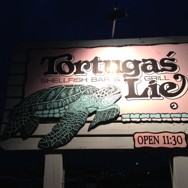 รูปภาพถ่ายที่ Tortuga&#39;s Lie โดย Noah D. เมื่อ 4/12/2013