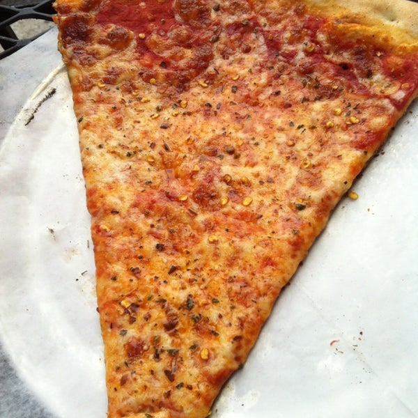 Снимок сделан в Rosco&#39;s Pizza пользователем Alicia D. 8/26/2013