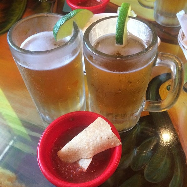 Foto tirada no(a) Mr. Tequila Mexican Restaurant por Ryan M. em 8/28/2014