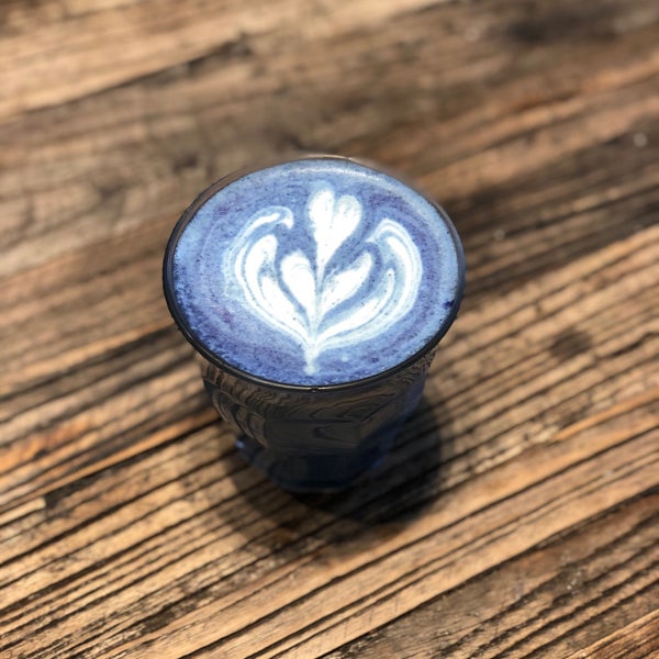 รูปภาพถ่ายที่ Early Bird Espresso &amp; Brew Bar โดย AJ H. เมื่อ 12/31/2019