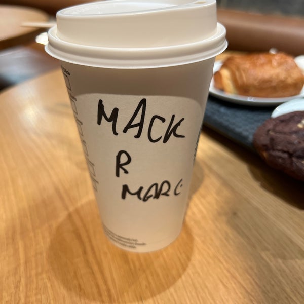 2/17/2022 tarihinde Marc S.ziyaretçi tarafından Starbucks'de çekilen fotoğraf