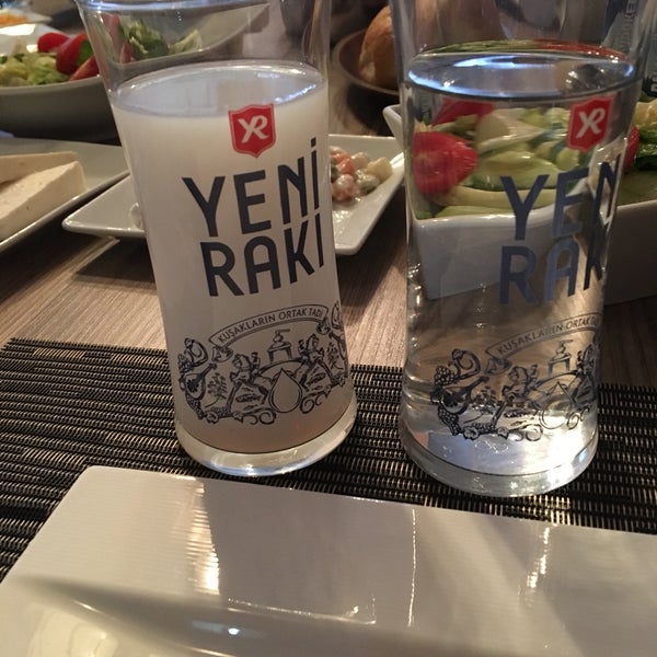 Снимок сделан в Şehir Kulübü Cafe Rest Bistro пользователем Emrah C. 5/2/2018