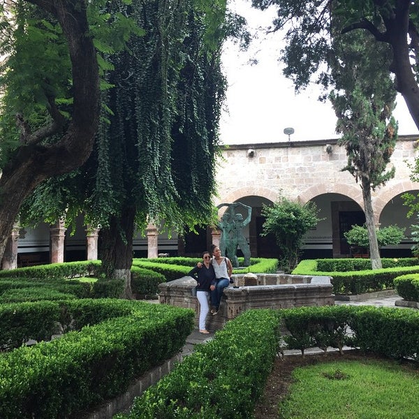 6/21/2015 tarihinde Erick Z.ziyaretçi tarafından Conservatorio de las Rosas'de çekilen fotoğraf
