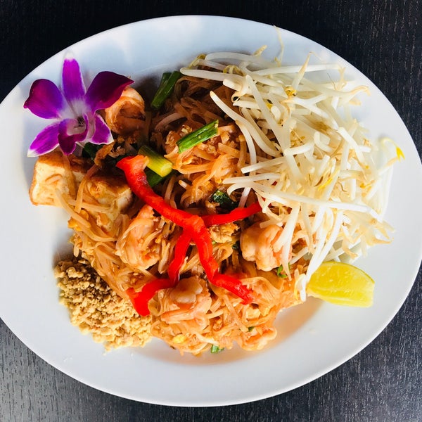 Foto scattata a Thotsakan Thai &amp; Vegetarian Cuisine da THOTSAKAN T. il 8/20/2018