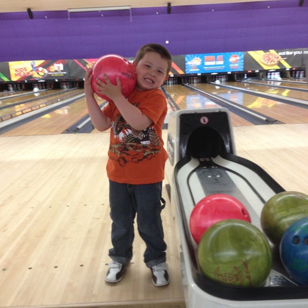 AMF Strathmore Lanes Bowling Alley