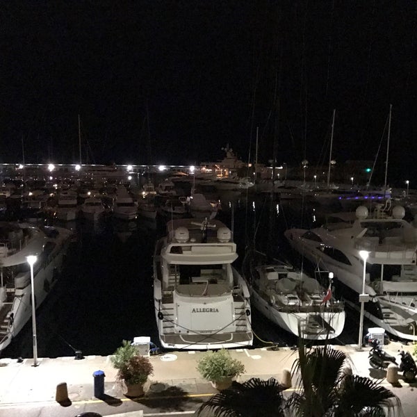 Foto scattata a Riviera Marriott Hotel La Porte de Monaco da Genti P. il 10/23/2016