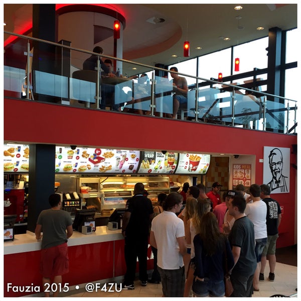 Photo taken at KFC by Fauzia J. on 7/5/2015