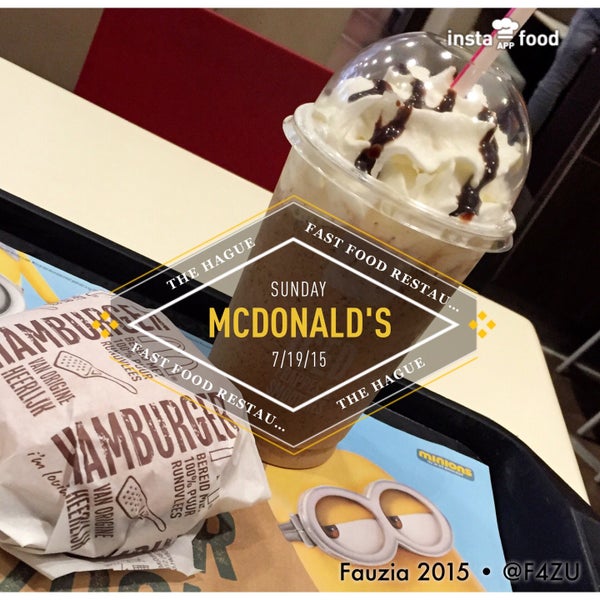 Foto tirada no(a) McDonald&#39;s por Fauzia J. em 7/19/2015