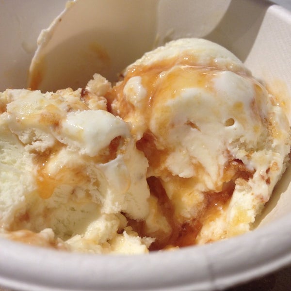 9/22/2013にAngela Z.がJeni&#39;s Splendid Ice Creamsで撮った写真