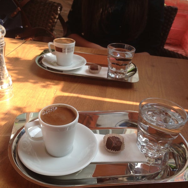 รูปภาพถ่ายที่ San Marco&#39;s Caffé โดย Duygu Tufan เมื่อ 5/10/2013