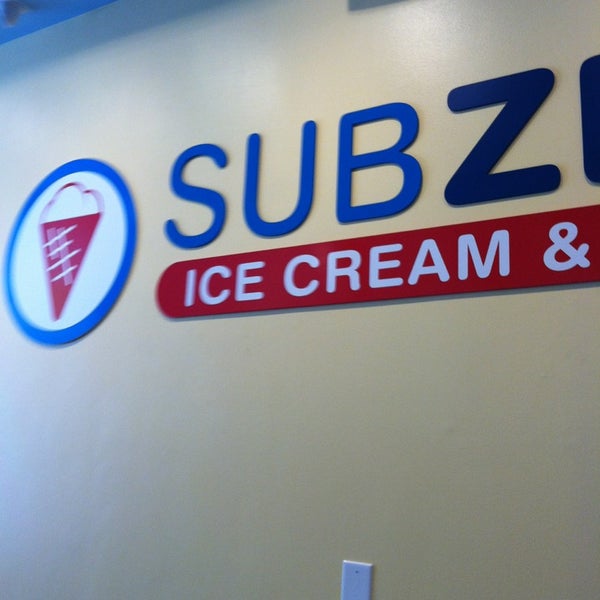 5/20/2013에 Jocelin R.님이 Sub Zero Nitrogen Ice Cream에서 찍은 사진