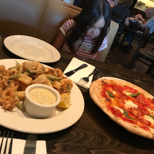 Photo taken at Rosso Pizzeria and Wine Bar by Coco on 7/16/2018