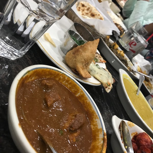 Foto diambil di Mayura Indian Restaurant oleh May pada 11/5/2017