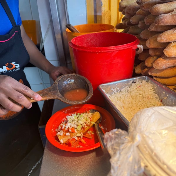 Tortas Ahogadas Enrique El Viejo Restaurante mexicano en Guadalajara