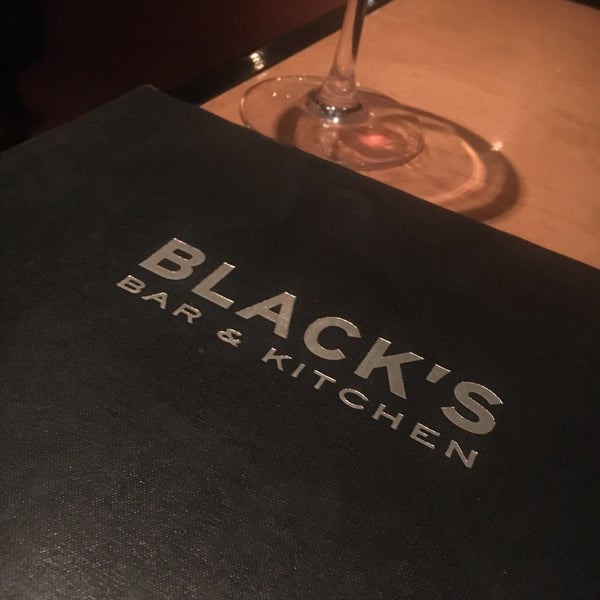 Foto tirada no(a) Black&#39;s Bar &amp; Kitchen por Howard R. em 2/26/2019