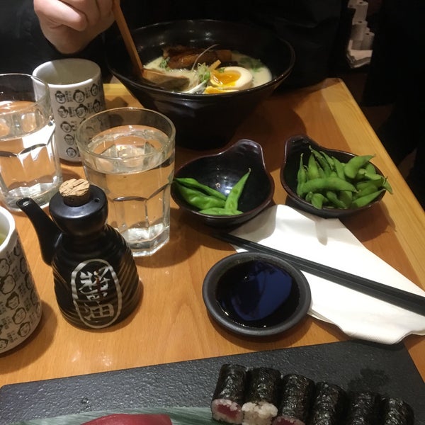 12/27/2018 tarihinde Howard R.ziyaretçi tarafından Zen Ramen &amp; Sushi'de çekilen fotoğraf
