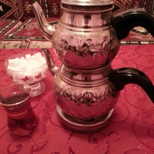 1/27/2013 tarihinde Mehmet A.ziyaretçi tarafından Sırçalı Uygur Restaurant'de çekilen fotoğraf
