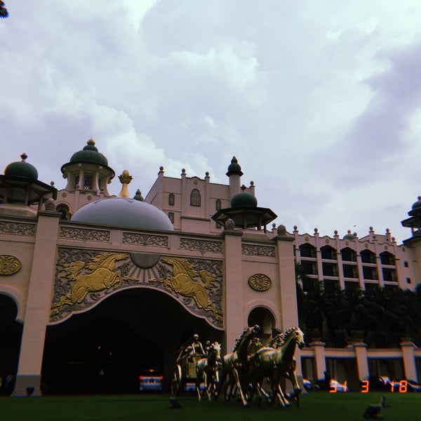 Photo taken at Palace of the Golden Horses by Izzzz on 3/31/2018