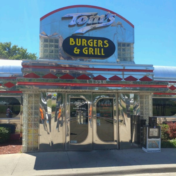 5/6/2017 tarihinde Aussie T.ziyaretçi tarafından Toms Burgers &amp; Grill'de çekilen fotoğraf