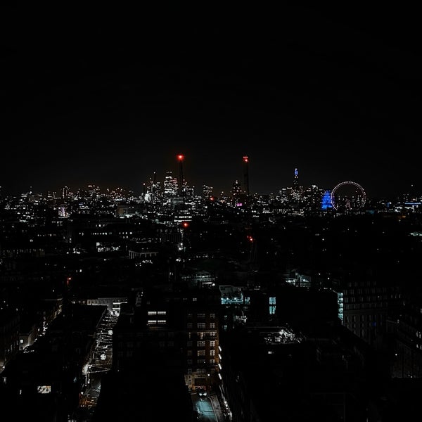 รูปภาพถ่ายที่ London Hilton on Park Lane โดย Bader เมื่อ 12/10/2023