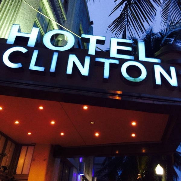 Foto tirada no(a) Clinton Hotel por Desiree V. em 12/31/2013