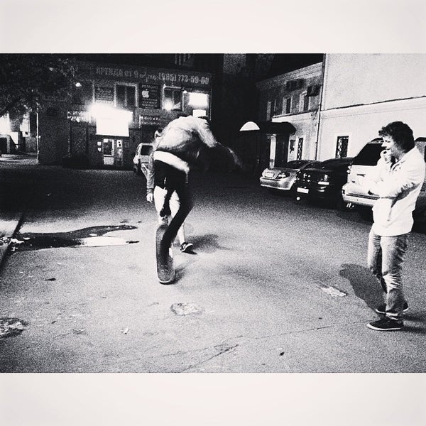 Скейт парк vans off the Wall
