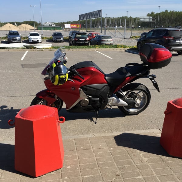 Автополе мото. Автополе мото. Автосалон на полюстровском. Выставка мотоциклов в спб. Магазин мототехники в санкт-петербурге.