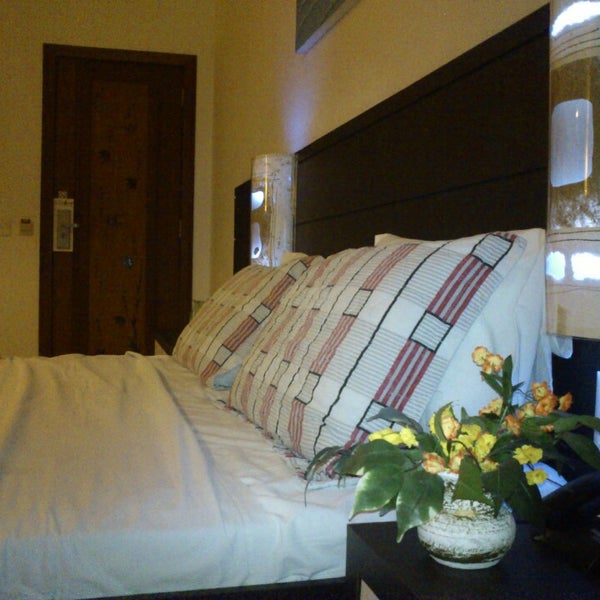 Foto diambil di Hotel Il Nuraghe oleh Lucianna F. pada 3/28/2013