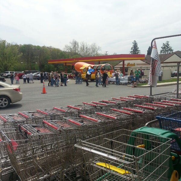 Kennie's Market Grocery Store