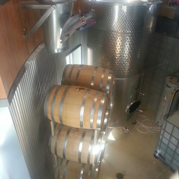 Foto diambil di Door County Distillery oleh Lissa L. pada 8/31/2013