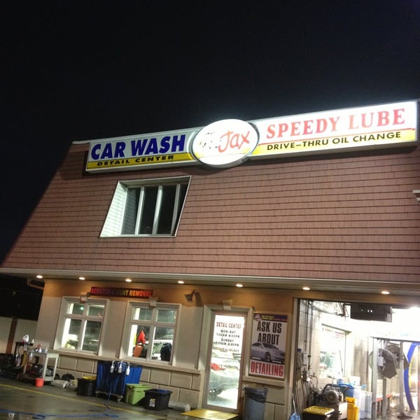 Foto tirada no(a) Jax Car Wash por Billy Blowout em 1/9/2013